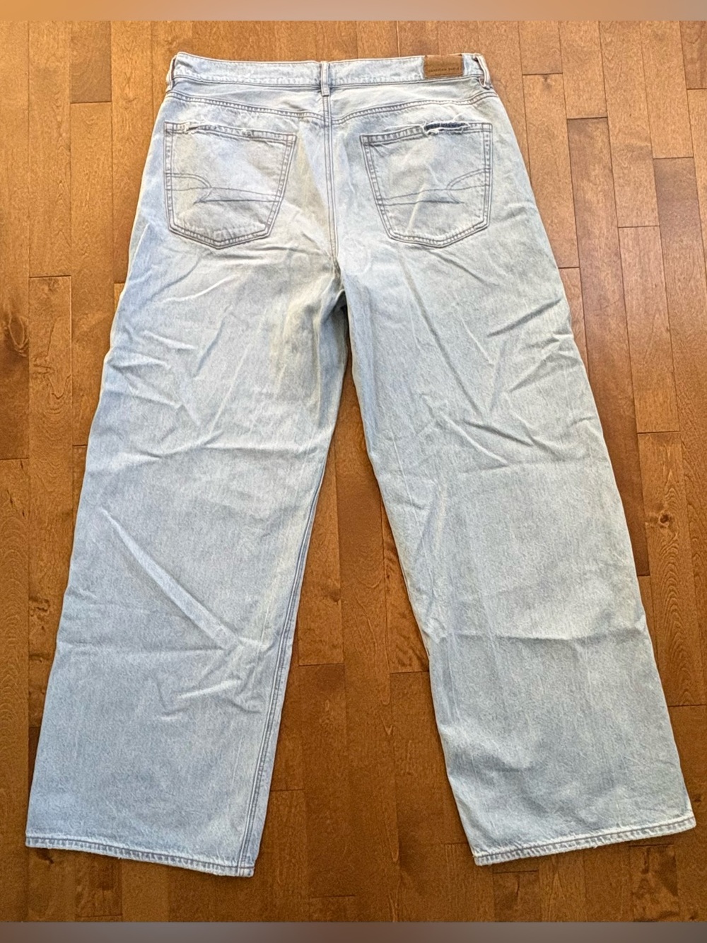 American Eagle Low-Rise Skater Jean Light Wash Wide Leg Jeans – Women's 12 R - Picture 2 of 9